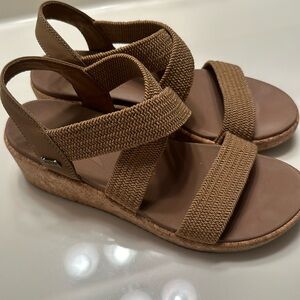 Sketchers arch fit size 9